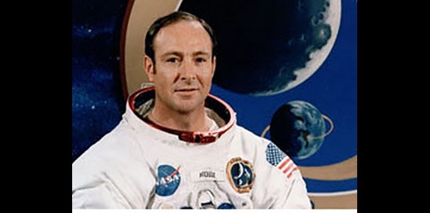 Edgar Mitchell UFO believer NASA astronaut